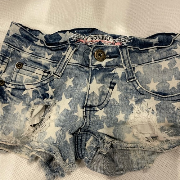 So Nikki size small distressed shorts with stars ✨ - Picture 1 of 3